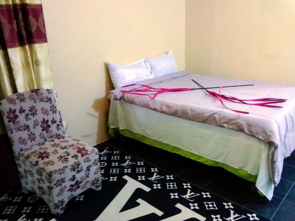 Affordable And Cozy At Content Guest House Очо-Ріос Екстер'єр фото