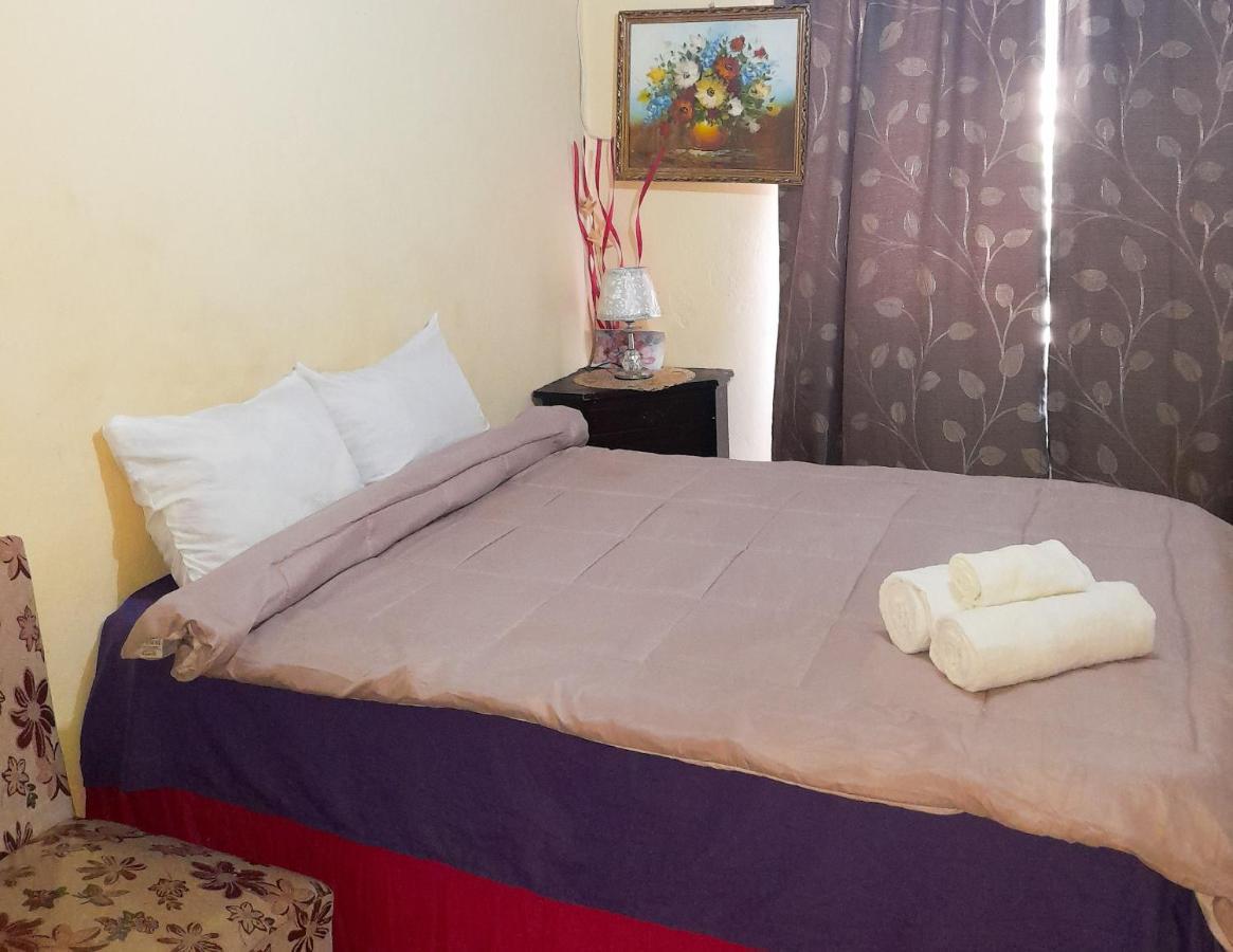 Affordable And Cozy At Content Guest House Очо-Ріос Екстер'єр фото